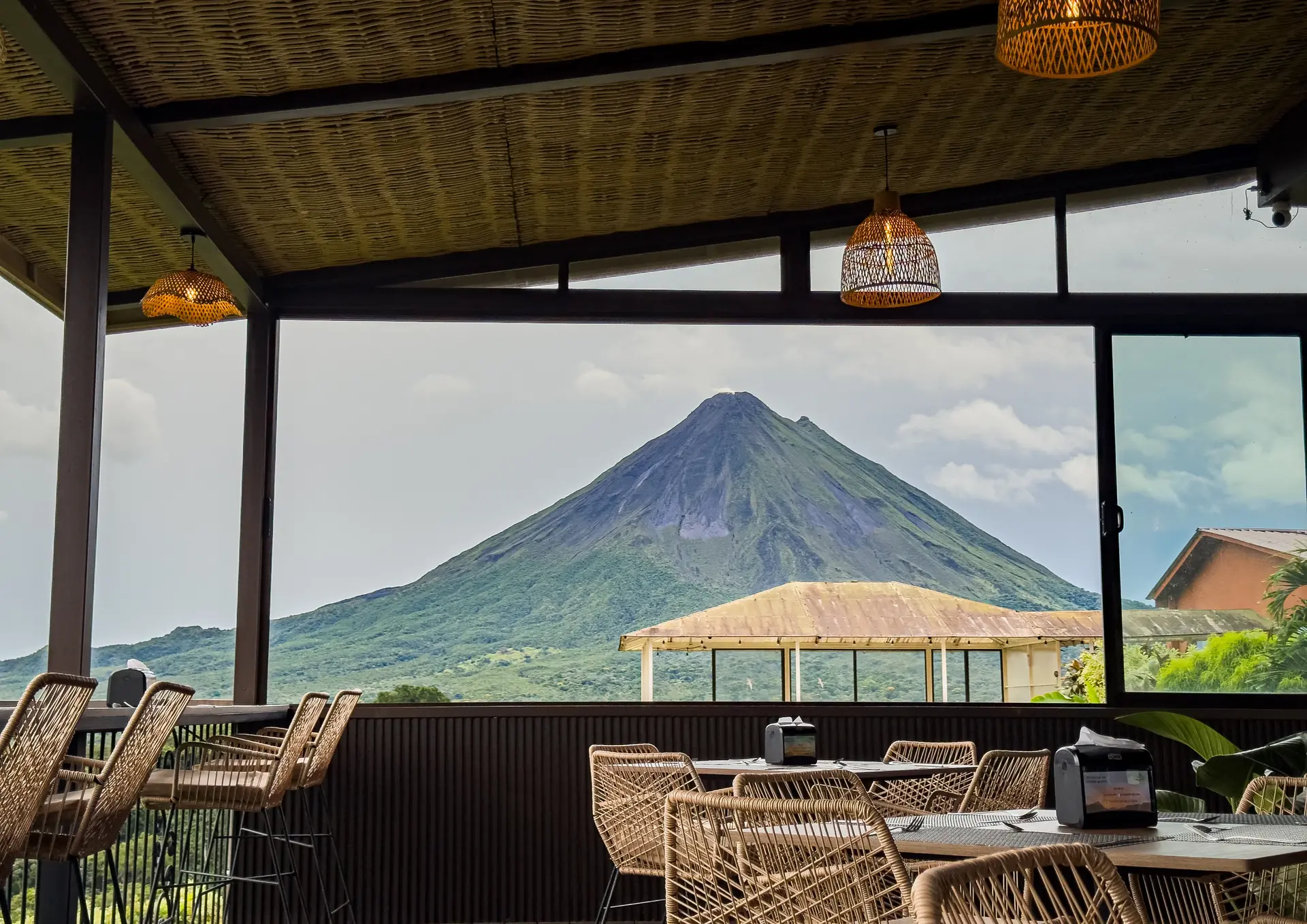 Restaurants with Arenal Volcano view - Loma Linda El Castillo